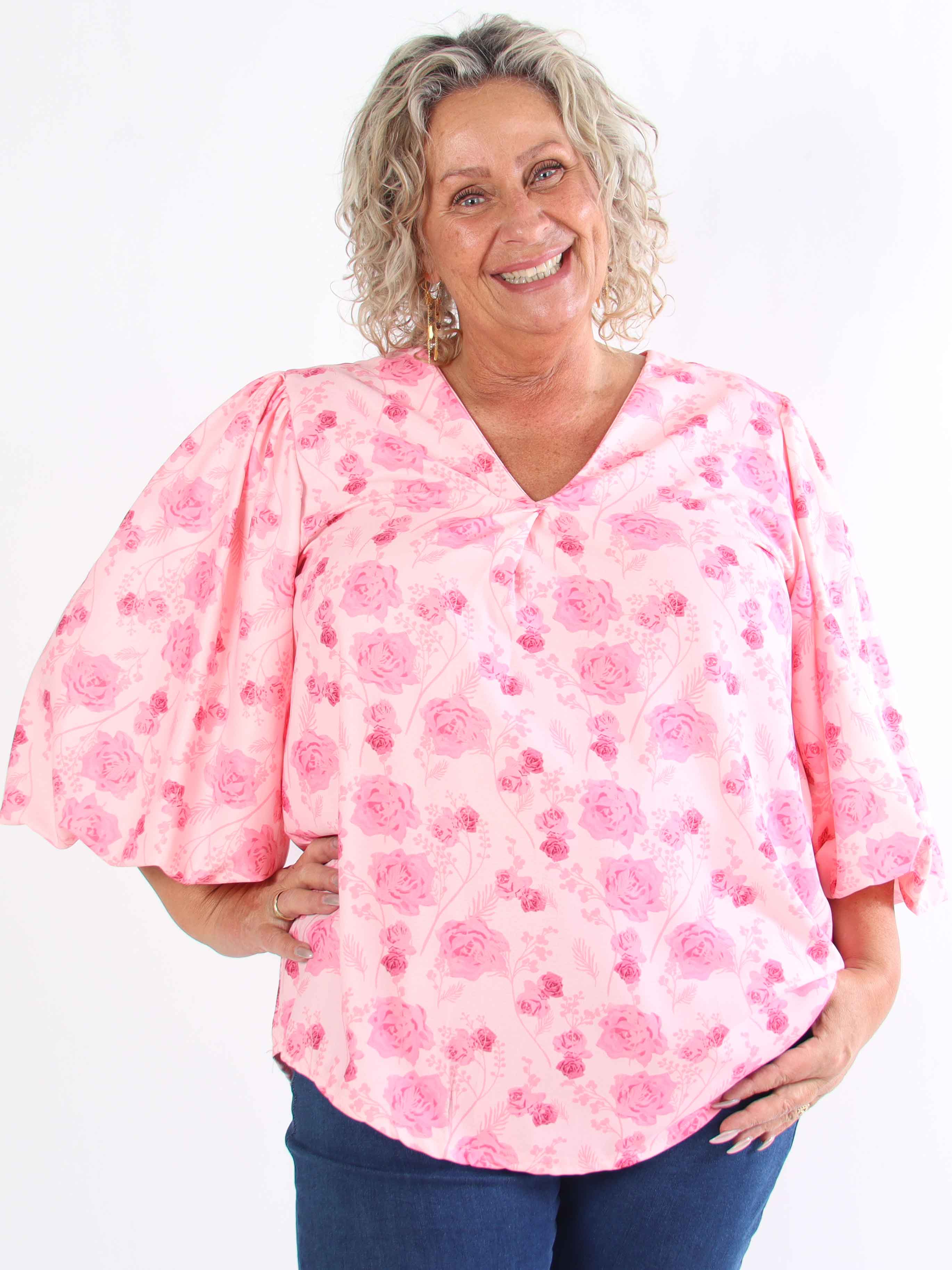 Lenora - Blommig plus size-tunika med puffärmar